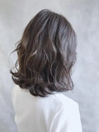 ミディアム カラー MOU namba ムウナンバのヘアスタイル