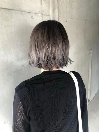 ミディアム カラー 是枝 さくらのヘアスタイル