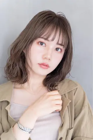 ミディアム カラー ハイトーン/レイヤー 💜Akaneのヘアスタイル