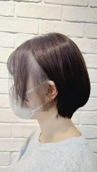 ショート カラー あいだ 透明感カラー🐼のヘアスタイル