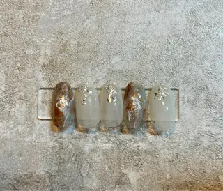 ミディアム ネイル Re:st〔リスト〕所属・ayane Re:st〔リスト〕のネイルデザイン