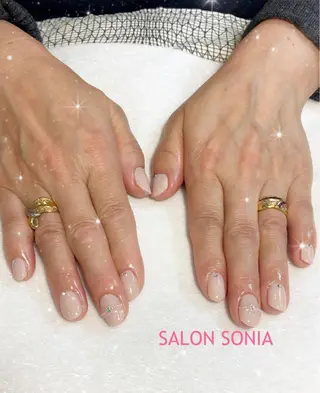 ネイル 小顔・毛穴・たるみ ネイル　似内真樹のエステ・リラクイメージ