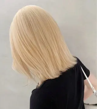 ミディアム 🌺艶ハイトーン／ ハルカ🌺のヘアスタイル