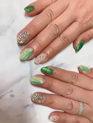 ネイル 菅野 愛花のネイルデザイン