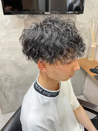 パーマ メンズ パーマ特化美容師 佐藤壮流のヘアスタイル
