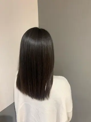 ミディアム IT by ALBUM八王子店のヘアスタイル