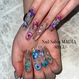 ネイル MADIA藤沢所属・MADIA MEGUのネイルデザイン