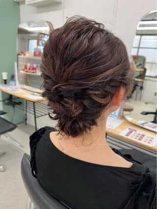 ヘアアレンジ 縮毛矯正/ ケアブリーチ/モカのヘアスタイル