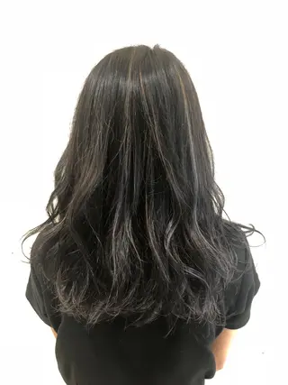 ロング カラー 足立 小百合のヘアスタイル