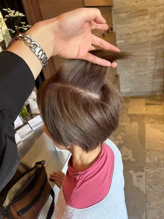ショート 傷めない白髪ぼかし/ ワタナベユウマのヘアスタイル