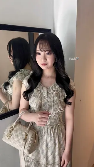 ロング カラー イチセ ユキのヘアスタイル