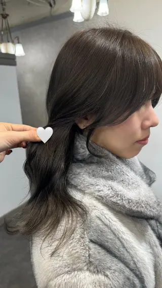 セミロング SOAR所属・【髪質改善・コテ巻き パーマ】　長浜千紘のヘアスタイル
