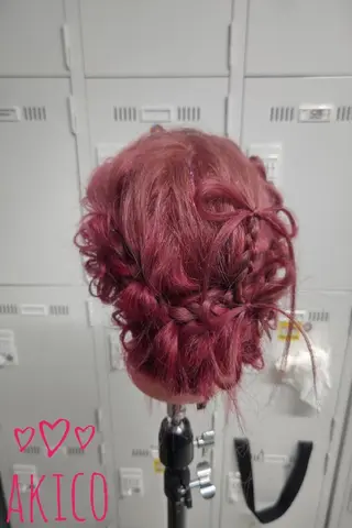 ロング LUXBE GALLERY なんば駅前店所属・ラックスビーギャラリ ー AKICOのヘアスタイル