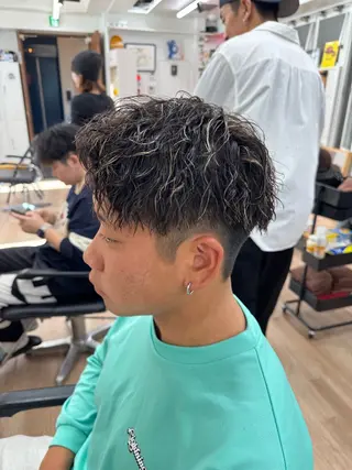 ショート カラー パーマ メンズ ハイトーンカラー メンズパーマだいきのヘアスタイル