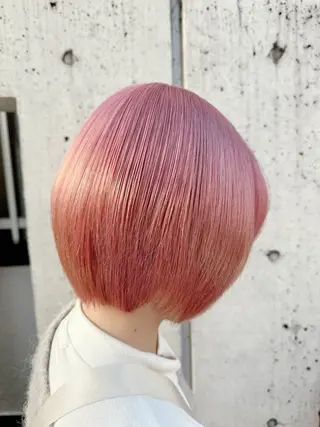 ショート 長尾菜々美🐰 ／ハイトーンカラーのヘアスタイル