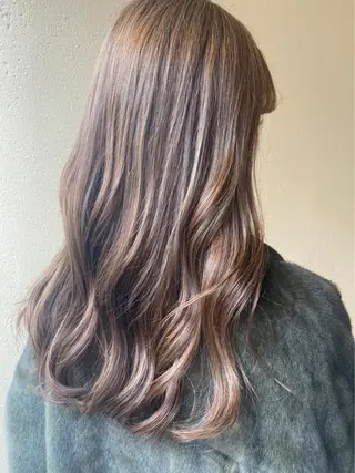 ロング カラー hair  bh.maara所属・bh.maara デザイン／ハイトーンのヘアスタイル