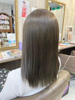 ミディアム 土屋朱理/ ハイトーンカラーのヘアスタイル