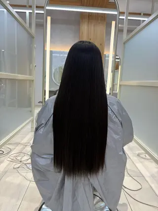 よねけん😁 透明感/艶感のヘアスタイル