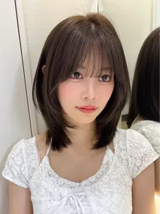 カラー Lond Melia所属・あいり／艶髪 、透明感カラー🩶のヘアスタイル