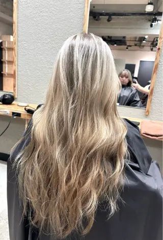 ロング karin💋海外 バタフライカットのヘアスタイル