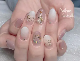 ネイル Nailroom. Cinderellaのネイルデザイン
