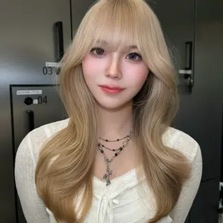 ロング カラー 𝗬𝟮𝗞レイヤー 韓⛓️ハイトーンのヘアスタイル