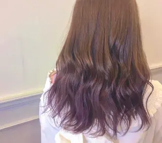ミディアム カラー 新井 友菜のヘアスタイル