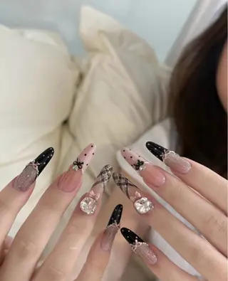 ネイル T. Leeのネイルデザイン