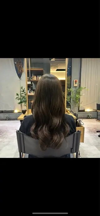 ロング カラー 松岡 雪水のヘアスタイル