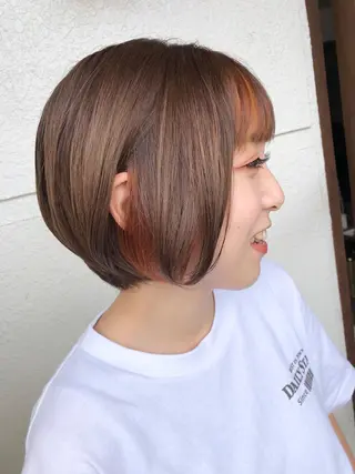 ショート カラー レイヤーカット匠 イソザキノリユキのヘアスタイル