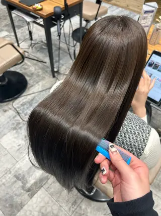 カラー 和田 茉日琉のヘアスタイル