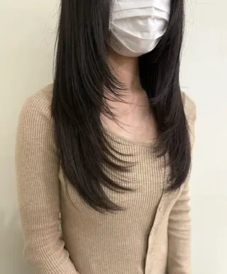 ロング Rinka/レイヤー /透明感カラーのヘアスタイル