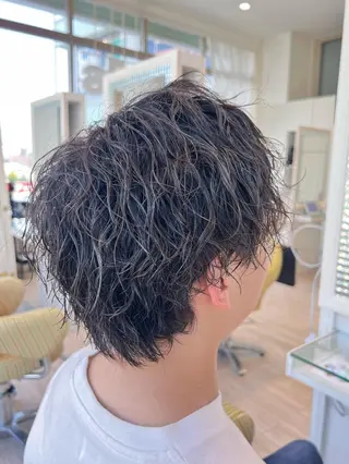 ミディアム パーマ メンズ メンズパーマ ハイライトカラーみくのヘアスタイル