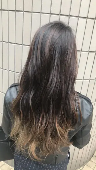 ロング カラー ヘアアレンジ 💎TAKA 💫髪質改善🏆のヘアスタイル