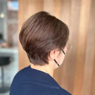 ショート カラー LOUVRE【ルーブル】所属・柴田 久美子のヘアスタイル