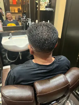 ショート パーマ メンズ ヒロ銀座バーバーショップ秋葉原店所属・堀 真人のヘアスタイル