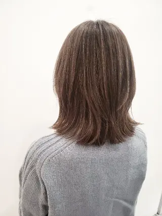 ミディアム 齋藤 愛美のヘアスタイル