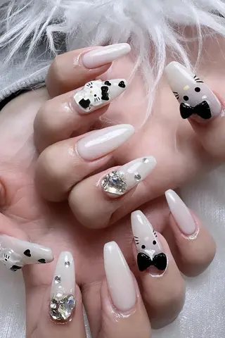 ネイル Elegant beauty ツルのネイルデザイン