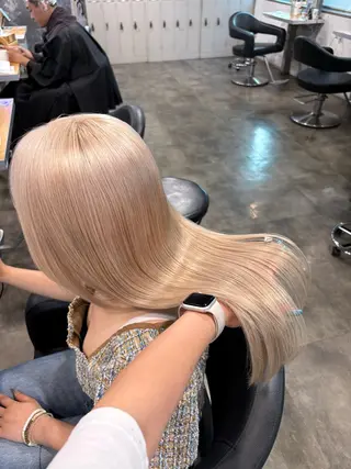 ロング カラー ハイトーンブロンド 横浜💞ミオのヘアスタイル