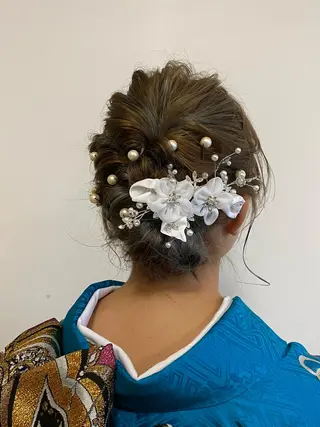 セミロング デザインカラー🌈 高木リョウのヘアスタイル