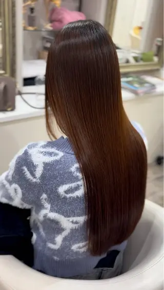 ロング 【TAKAYA】🌸 白髪ぼかしカラーのヘアスタイル