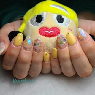 ネイル 宮口 紗子のネイルデザイン