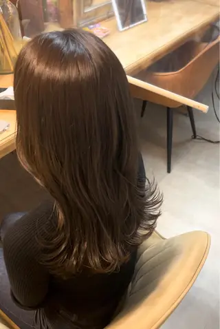 セミロング 縮毛矯正✨グレー ジュカラー✨MOEのヘアスタイル