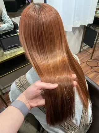 セミロング カラー 井本翔太.髪質改善. ベージュ.グレージュのヘアスタイル