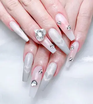 ネイル 🎀M nails✨ ビューティーのネイルデザイン