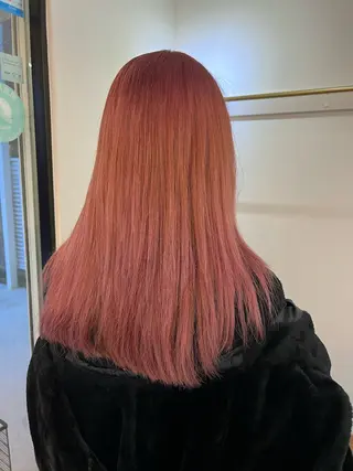 カラー イシイ ハルナ 🤍のヘアスタイル