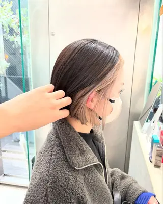 ショート カラー CHERIEブリーチ ダブルカラー　天神のヘアスタイル