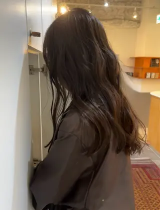 セミロング カラー KOCHAB所属・三谷 はるなのヘアスタイル