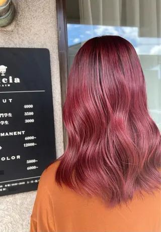 セミロング カラー IVERA(旧 :  Lucia[ルシア])所属・有澤 茉唯のマツエク・マツパデザイン