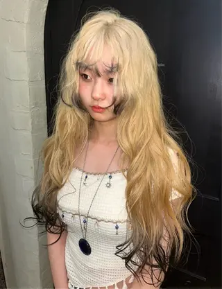 ロング カラー ユメナ ̖́-のヘアスタイル